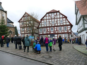 Ökumenische Feier des „Weihnachtsfriedens“ in Naumburg (Foto: Karl-Franz Thiede)